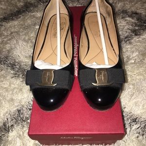 Salvatore Ferragamo Varina Patent Flat Black
